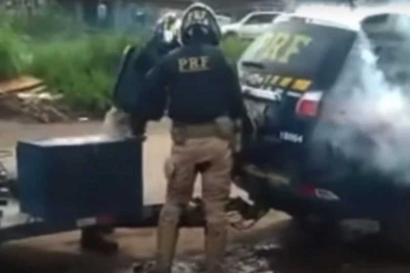 Apos-camara-de-gas-improvisada-dois-diretores-da-PRF-cairam-por-causa-de-acao-600x400