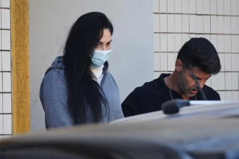 Monique-Medeiros-deixa-delegacia-da-Barra-600x400