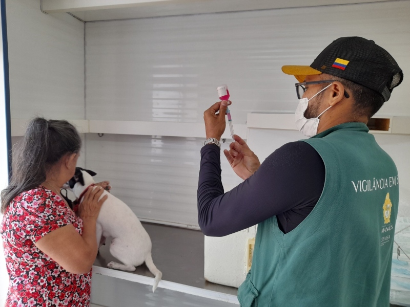Unidade Móvel do CCZ disponibiliza vacinação antirrábica no bairro Cidade Nova
