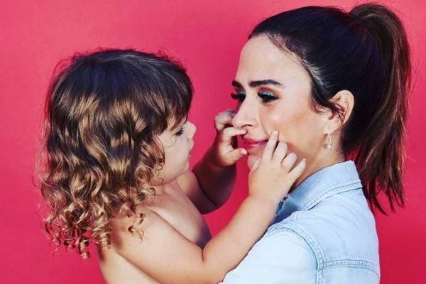 tata-werneck-e-filha-clara-maria-600x400