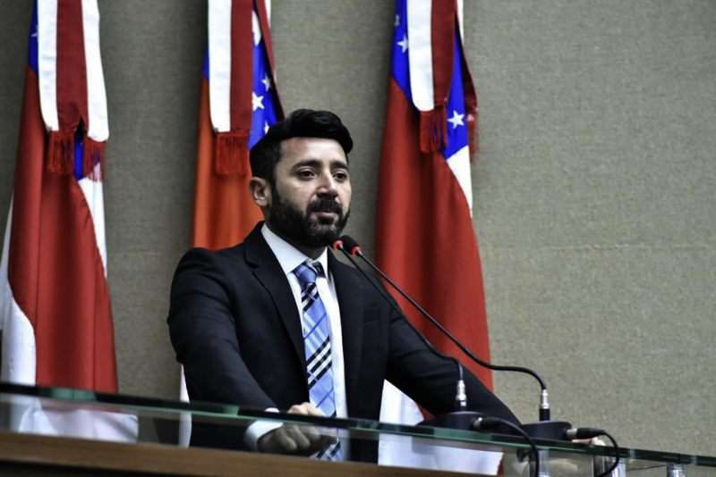 Carlinhos Bessa protocolou Requerimento em prol de municípios afetados pela seca no Amazonas