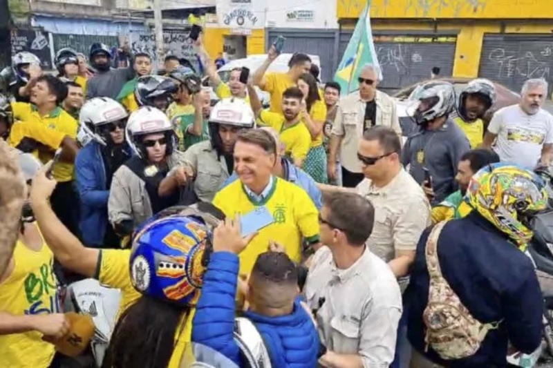 candidato-JAir-Bolsonaro-durante-motocarreata-em-Belo-Horizonete-Minas-Gerais-2-600x400