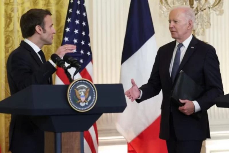 Emmanuel-Macron-Joe-Biden-600x400(1)