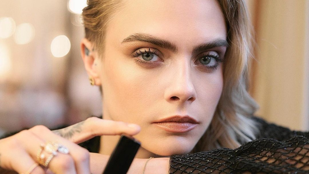 Cara Delevingne revela vício em pornografia em entrevista para documentário