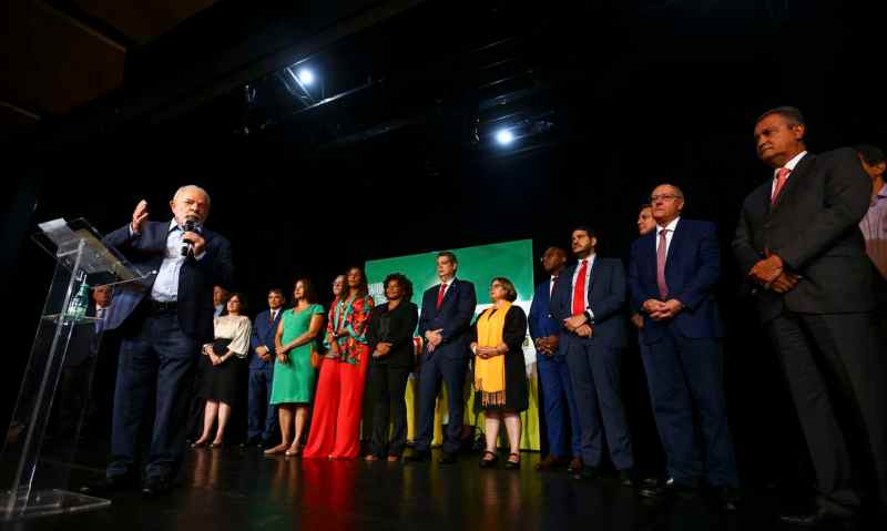 lula-ministros_mcamgo_abr_221220221818-2(1)