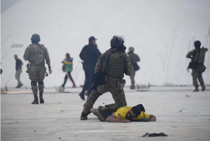 Screenshot 2023-01-09 at 07-41-08 Terroristas presos após invasões são transferidos para presídios no DF Metrópoles