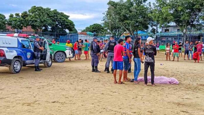 Jovem é morto a tiros durante transmissão ao vivo de jogo em Manaus; veja