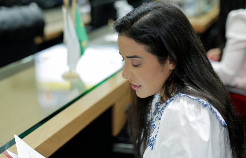 06-Dep.-Dra.-Mayara-propõe-implantação-da-biometria-neonatal-para-evitar-troca-de-bebês-no-AM-e1685471626854 (1)