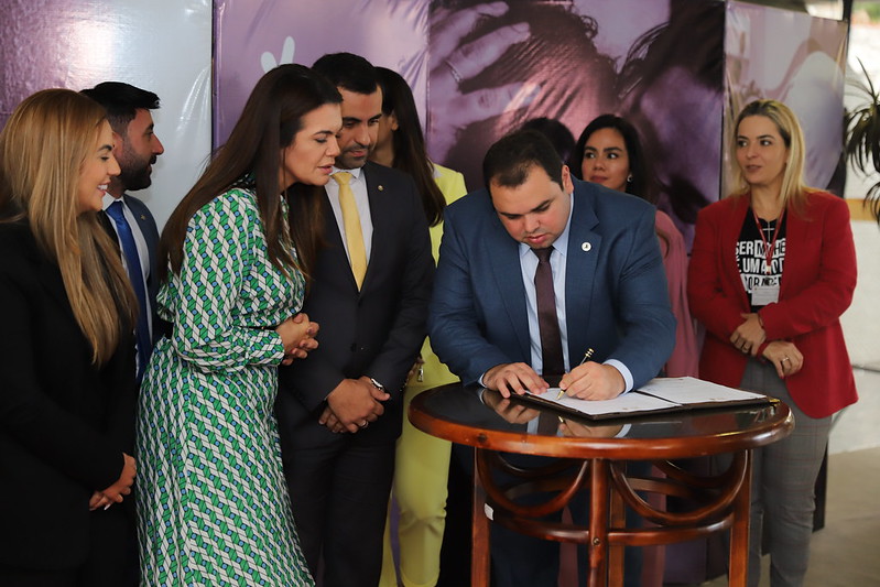 07-Assembleia-assina-Termo-de-Cooperação-Técnica-com-Defensoria-Pública-no-combate-à-Violência-Obstétrica-