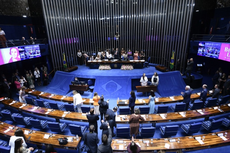 102309423-plenario-do-senado-federal-durante-sessao-solene-de-premiacoes-e-condecoracoes-destinada-a