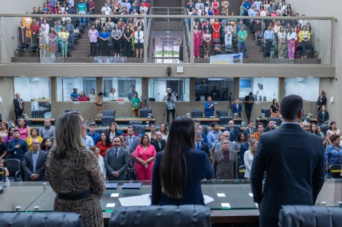 Em Sessão Especial pelos 20 anos da Fapeam, Joana Darc defende a fomentação das pesquisas científicas e tecnológicas no AM (1) (1)
