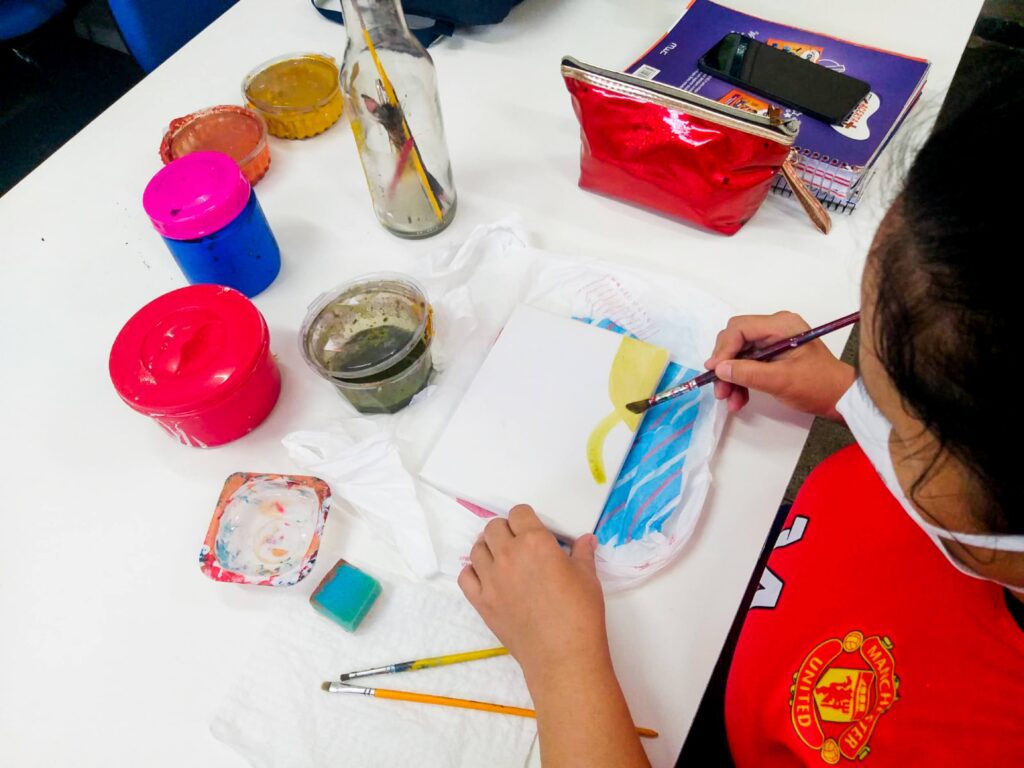 FAPEAM-FORMULACAO-PREPARACAO-E-APLICACAO-DE-TINTAS-ARTESANAIS-BIODEGRADAVEIS-FOTOS-REBECCA-FREIRE_-3-1024x768