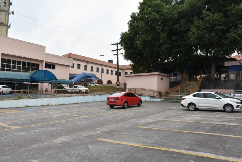 Fachada_Escola-de-Direito (1)