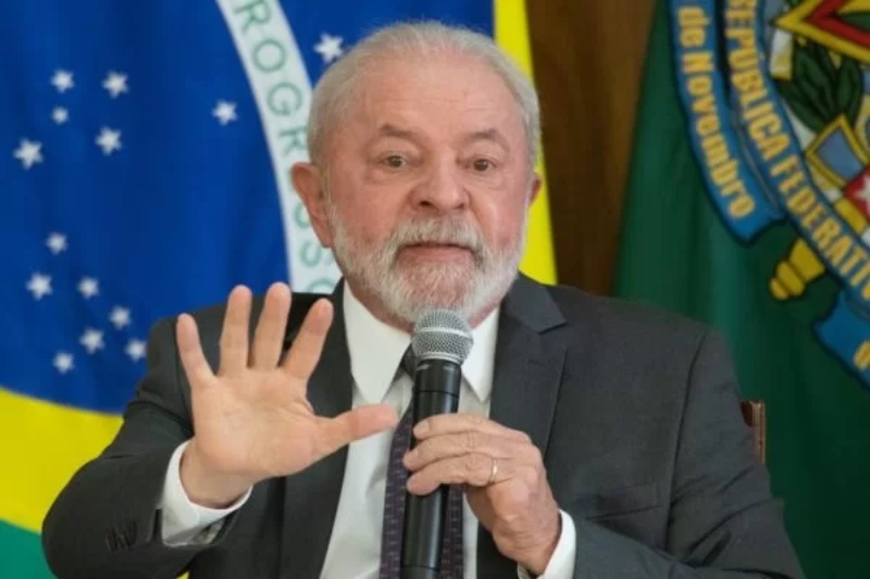 Lula-em-cafe-com-jornalistas-1-600x400