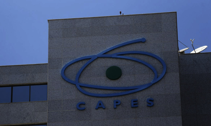 Capes lança programa de apoio a eventos de capacitação de professores