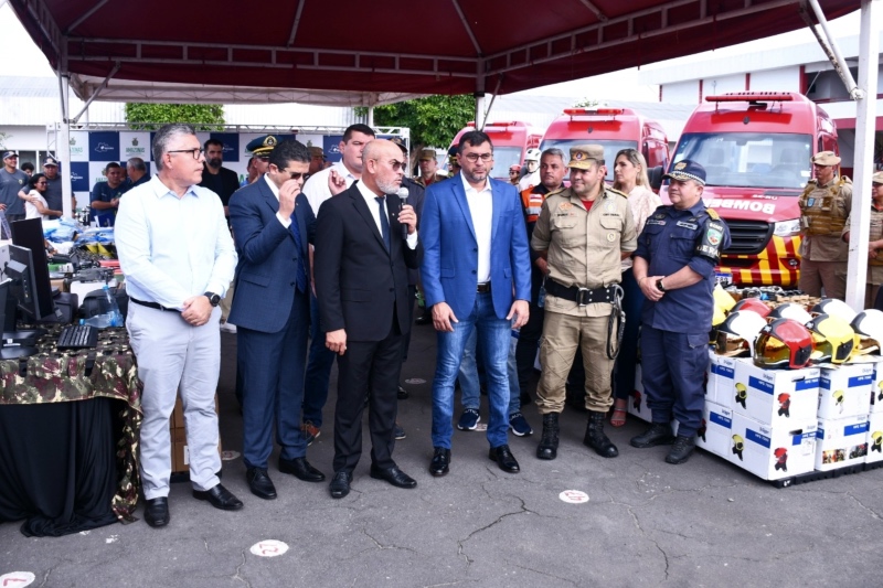 08-Dep.-Cabo-Maciel-prestigia-entrega-de-equipamentos-para-Corpo-de-Bombeiros-e-destaca-os-R-600-mil-que-direcionou-em-Emendas-Parlamentares-2