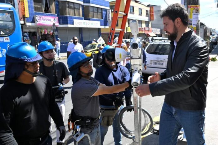 Método Bukele é promessa em campanhas no Equador e Guatemala, mas ...