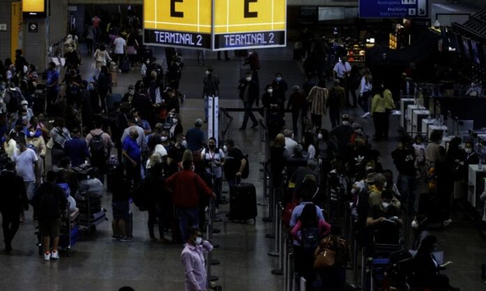 2022-01-12t183435z_875864586_rc2lxr9gt0z6_rtrmadp_3_health-coronavirus-brazil(1)