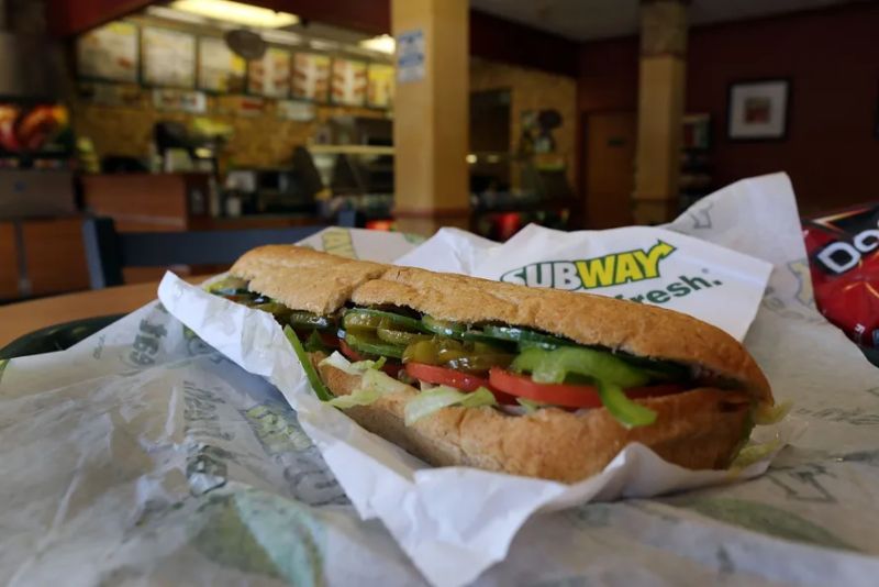 MAIOR FRANQUIA DE FAST FOOD DO MUNDO É A SUBWAY!