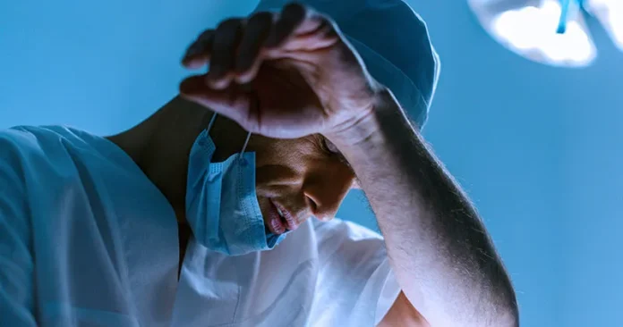 burnout-medico-no-bloco-de-cirurgia