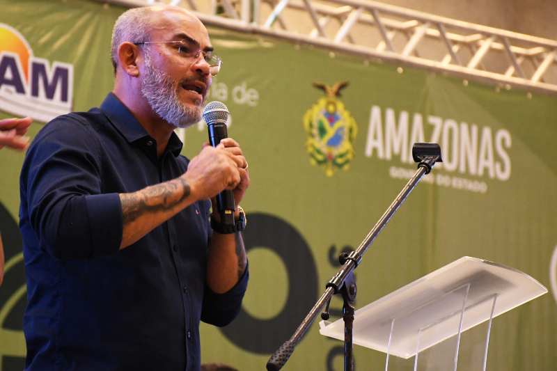 Deputado-Cabo-Maciel-celebra-150-anos-de-emancipacao-de-Itacoatiara-destacando-investimentos-de-mais-de-R-12-milhoes-em-emendas-parlamentares-Foto-Paulo-Ferraz-scaled (1)