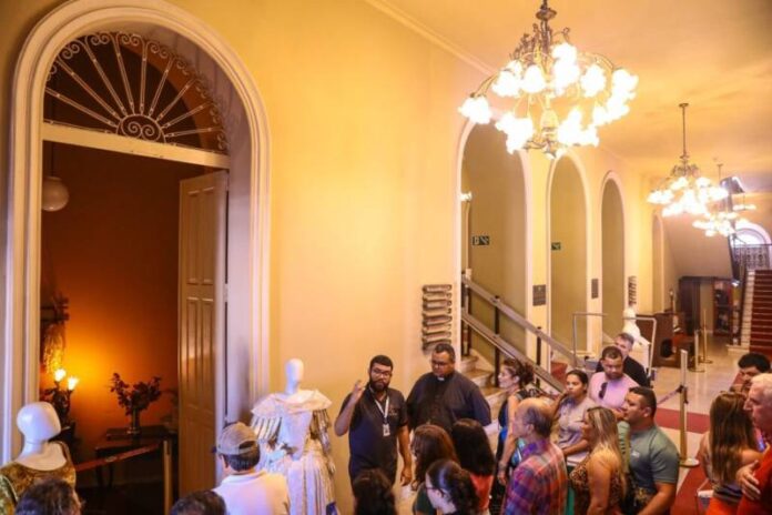 Cultura_Hall-Teatro-Amazonas_1_Marcely-Gomes-1024x682