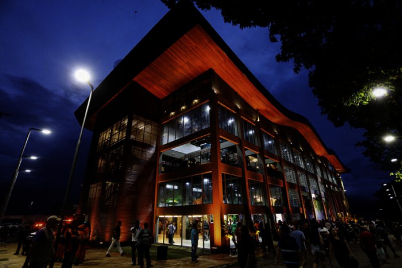 53632569043_688858f031_c-696x464(1)