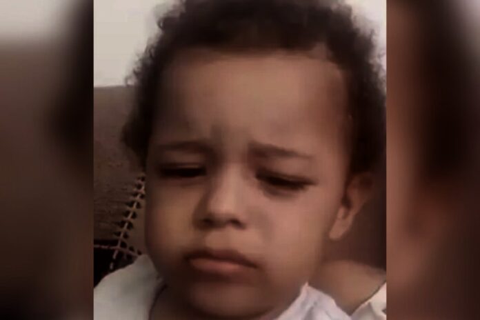 Menino-de-dois-anos-foi-encontrado-morto-dentro-de-bolsa-em-corrego