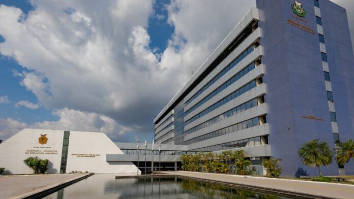 Queimadas-Iniciativas-legislativas-na-Aleam-tem-como-objetivo-a-protecao-do-meio-ambiente-Foto-Alberto-Cesar-Araujo