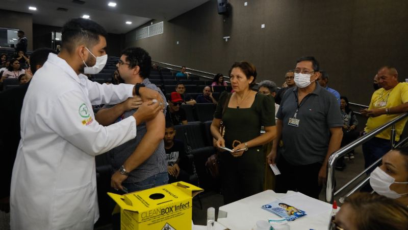Diretoria-de-Saude-realiza-campanha-de-vacinacao-nesta-terca18-na-Aleam-Foto-Alberto-Cesar-Araujo-Aleam