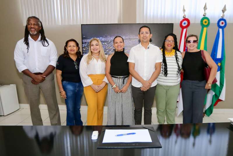 Em-Parintins-Daniel-Almeida-articula-a-expansao-do-Programa-‘Envelhecer-nos-Territorios-para-idosos-no-Amazonas-Foto-Gilson-Mello (1)