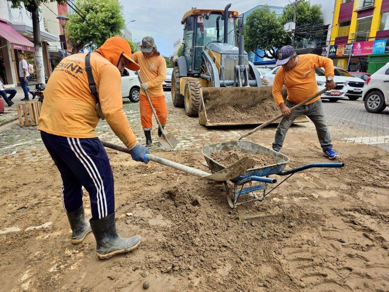 Força-tarefa da Prefeitura de Manaus realiza obras de drenagem profunda no centro de manaus 3 (1)