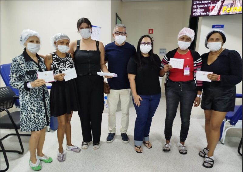 Mulheres em tratamento oncologico receberam cartas de apoio no HRSP. Fotografia Ascom