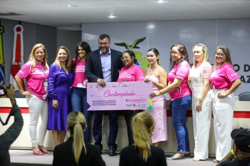 No-mes-das-mulheres-governador-Wilson-Lima-destina-R-23-milhoes-para-impulsionar-o-trabalho-e-empreendedorismo-feminino-5-Foto-Alex-Pazuello-Secom-768x512