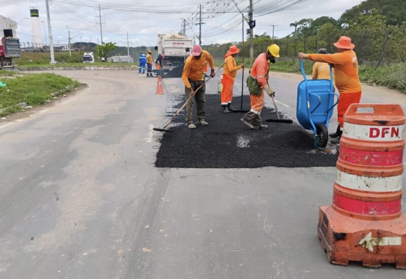 Prefeitura de Manaus intensifica serviços de recuperação asfáltica na avenida Torquato Tapajós 2