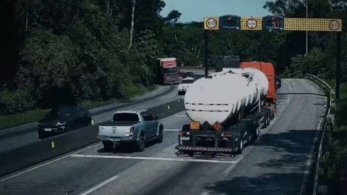 fabdf29c0f13d1ba6a23fe7f338bef4c