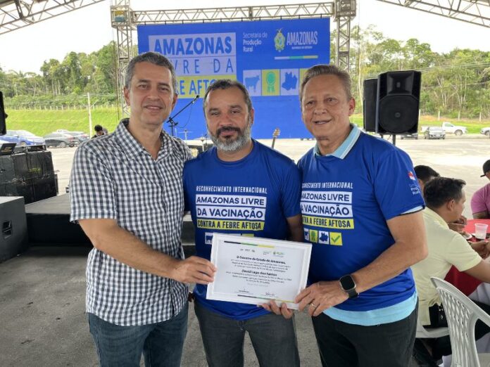 Adjuto-Afonso-comemora-reconhecimento-do-Amazonas-como-area-livre-da-febre-aftosa-pela-Organizacao-Mundial-da-Saude-Animal-scaled