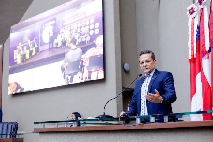 Adjuto-Afonso-defende-fortalecimento-de-polo-naval-no-Amazonas-durante-pronunciamento-na-Aleam-Foto-Ney-Xavier