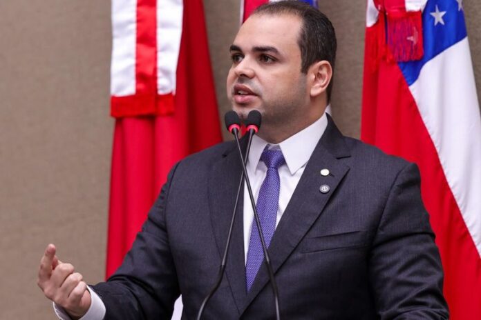 Presidente-Roberto-Cidade-aciona-Justica-contra-Amazonas-Energia-por-colapso-no-fornecimento-eletrico-de-Manicore-Foto-Herick-Pereira