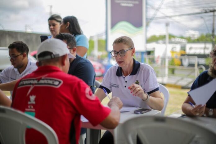 Suhab-01-13.05.2025-Moradores-da-comunidade-da-Sharp-recebendo-pagametos-1024x683