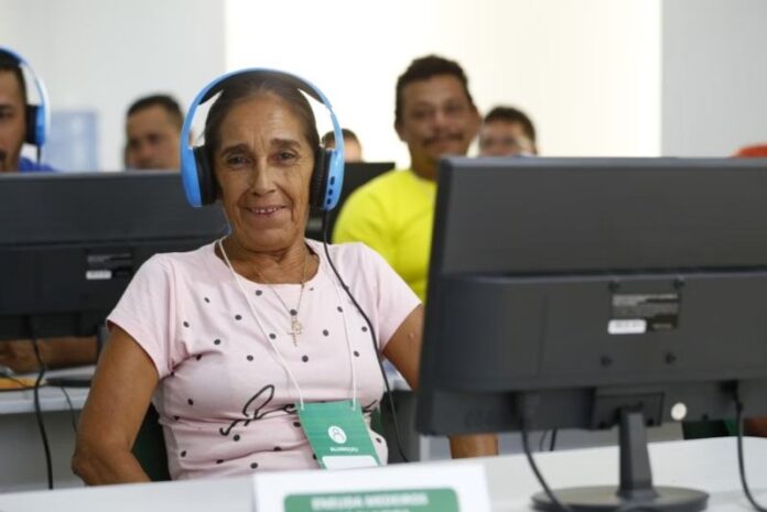 2afac1c8ad98d7d32fb2807e67356644