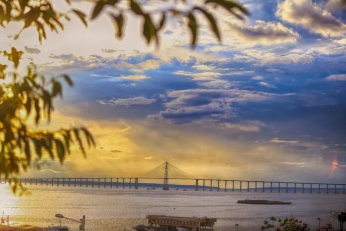 Ponte-Rio-Negro-no-AM