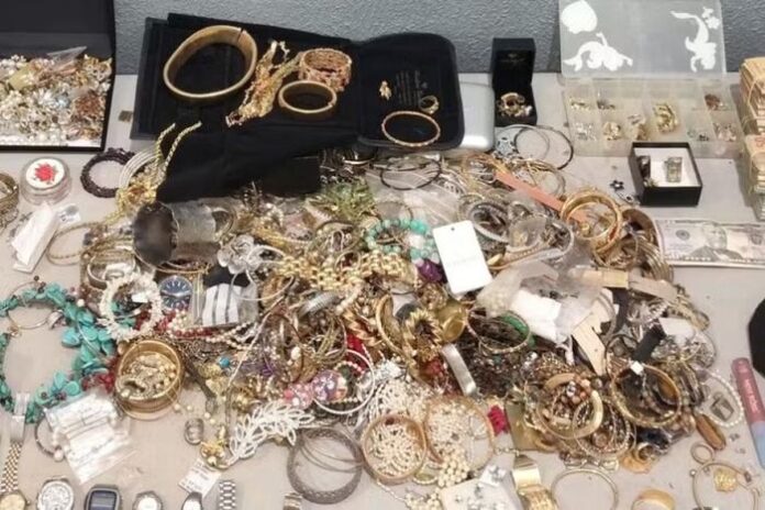 2d8ebb1e9beb7a844cd92404b7e3ad7f