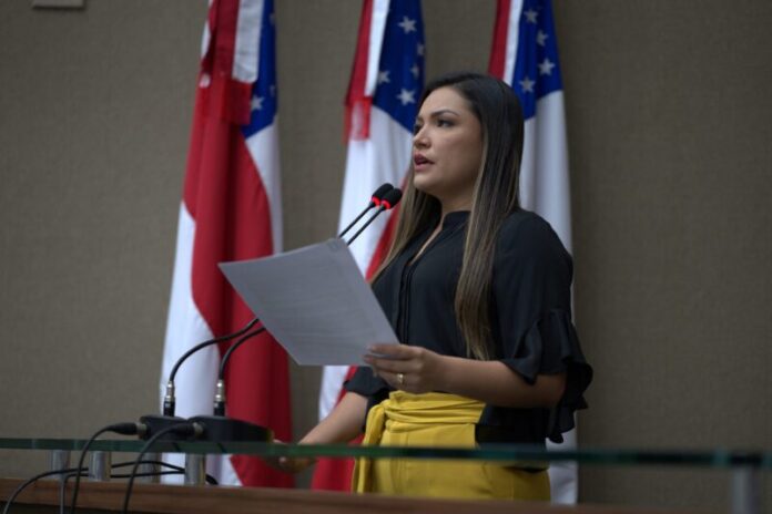 Deputada-Joana-Darc-apresenta-mais-de-90-Projetos-de-Lei-no-primeiro-semestre-de-2025-na-Aleam-scaled