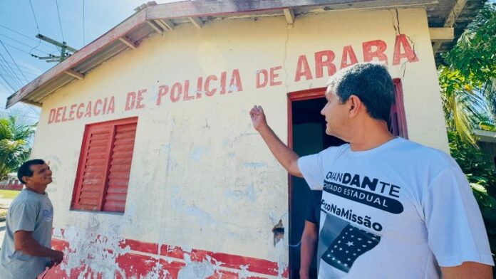 Em-Caapiranga-Comandante-Dan-reune-com-liderancas-comunitaria-e-ribeirinha(1)