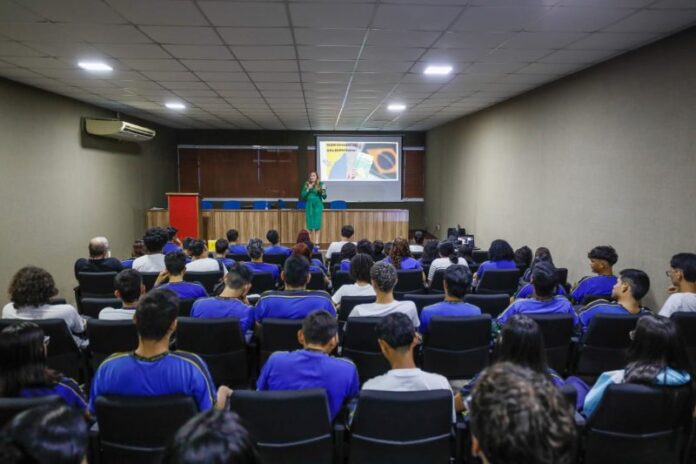 Escola-do-Legislativo-da-Aleam-inicia-Programa-Parlamento-Jovem-2025-Foto-Alberto-Cesar-Araujo-Aleam