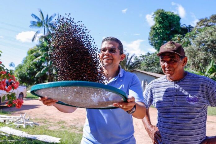 Joao-Luiz-celebra-Dia-do-Agricultor-com-mais-de-R-3-milhoes-em-emendas-parlamentares-destinados-ao-setor-no-Amazonas-Foto-Mauro-Smith