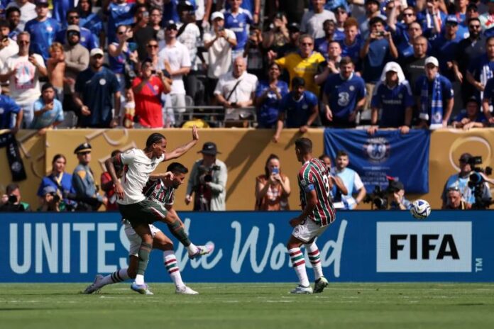 Joao-Pedro-faz-o-segundo-gol-do-Chelsea-na-semifinal-contra-o-Fluminense-pelo-Mundial-de-Clubes