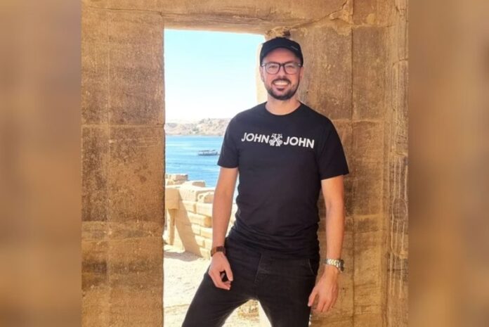 a149ea2736842f9fa93d8cd3239d31b8(2)