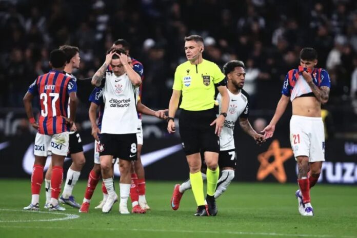 AGIF25081621542220-1920x1280